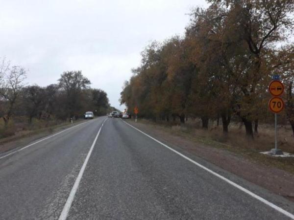 На Ставрополье водитель легковушки протаранил стоявшие на обочине «Жигули»